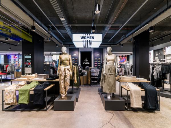 Foot Locker brings its "store of the future" concept to midtown Manhattan. (Photo: Foot Locker, Inc.)