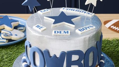 Michaels Dallas Cowboys cake