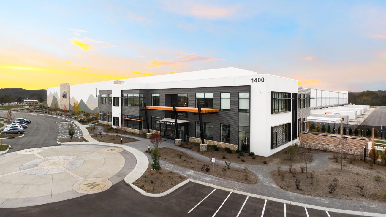 REI distribution center in Lebanon, Tenn. (Credit: Ford Photography)