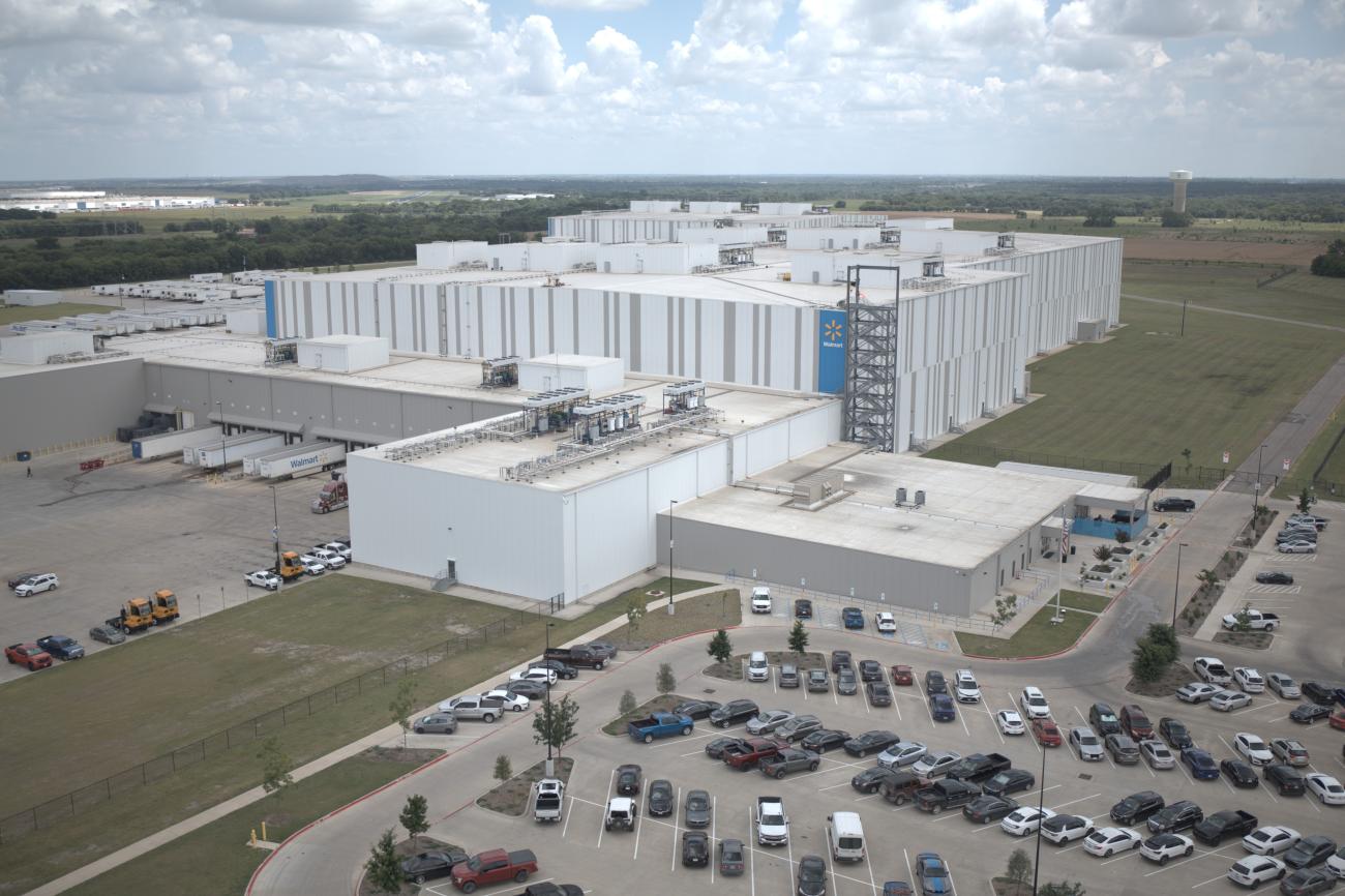 Walmart high-tech distribution facility in Lancaster, Texas (Photo: Business Wire)