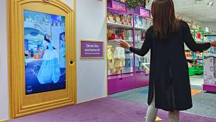 Macy's Disney AR mirror