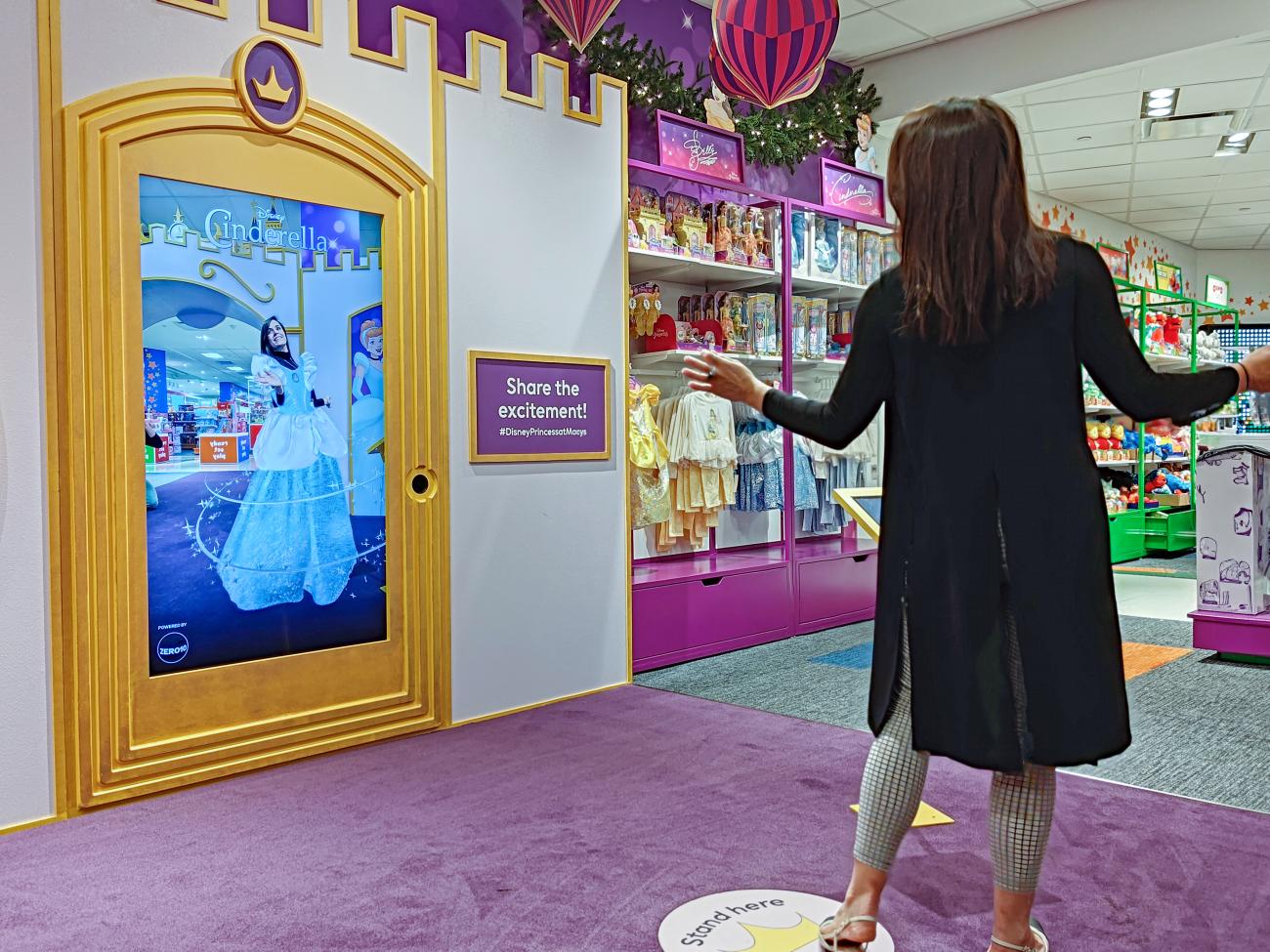 Macy's Disney AR mirror